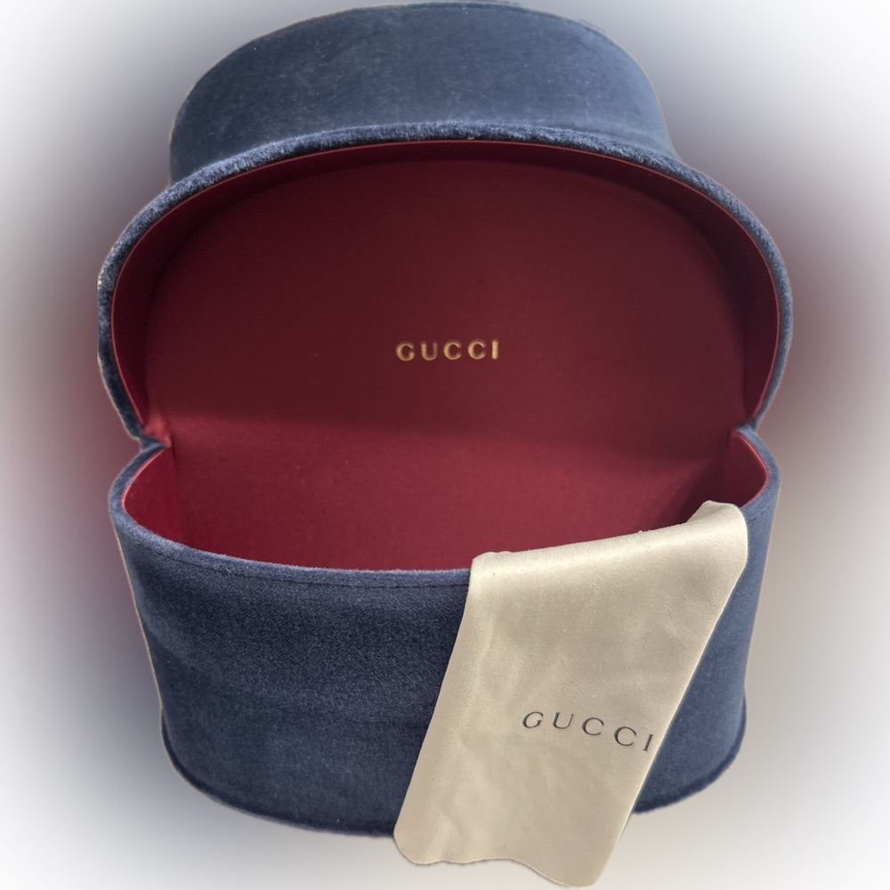 Gucci
63mm Gradient Oversize
Open Temple Round
Sunglasses - Picture 11 of 11